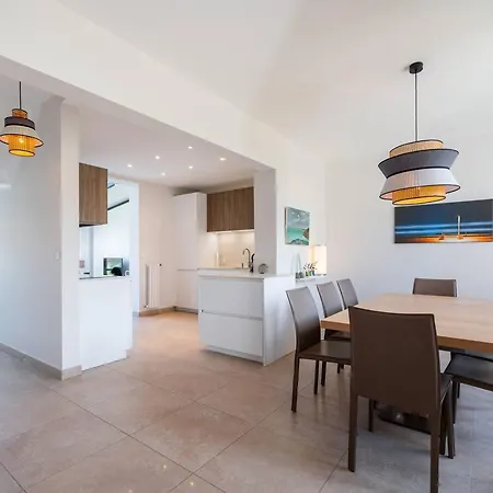Semesterbostad Maison Spacieuse Avec Wi-fi Et Parking, Proche - Fr-1-821-16